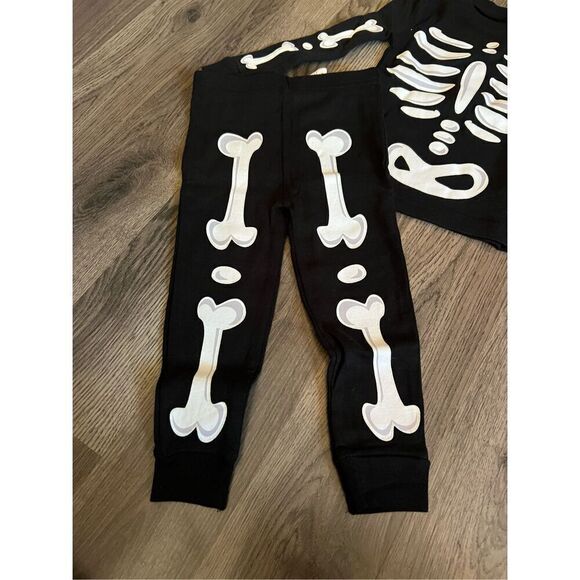 Komar Kids Black Skeleton Glow In The Dark 2pc Jammy Set 12 Month NEW - Picture 2 of 8